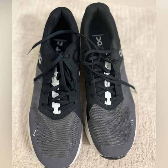 On Running Cloudrunner - Black - Picture 8 of 8